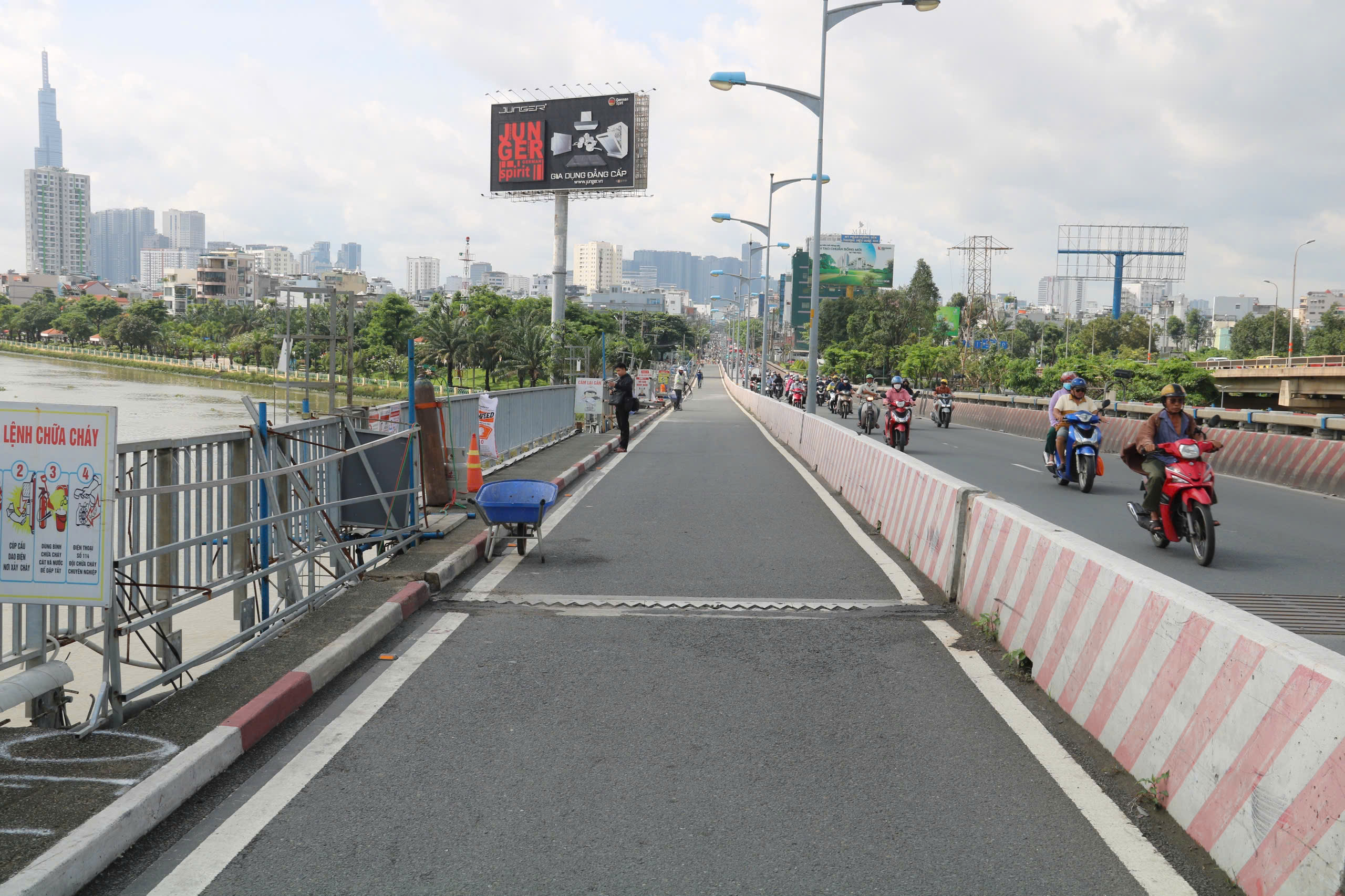 Cận cảnh cầu B&igrave;nh Triệu 1 cao th&ecirc;m 1,08 m- Ảnh 7.