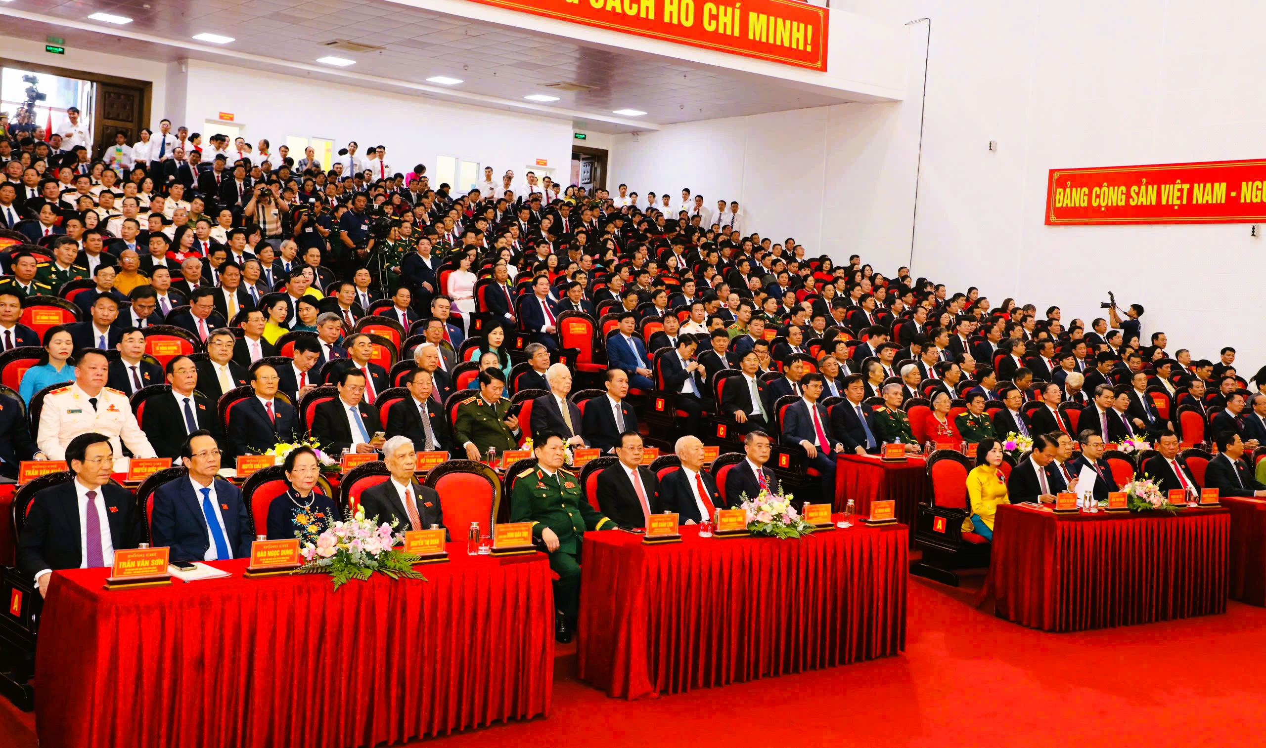 Trưởng Ban Tổ chức Trung ương Lê Minh Hưng dự Đại hội Đảng bộ tỉnh Ninh Bình- Ảnh 2.