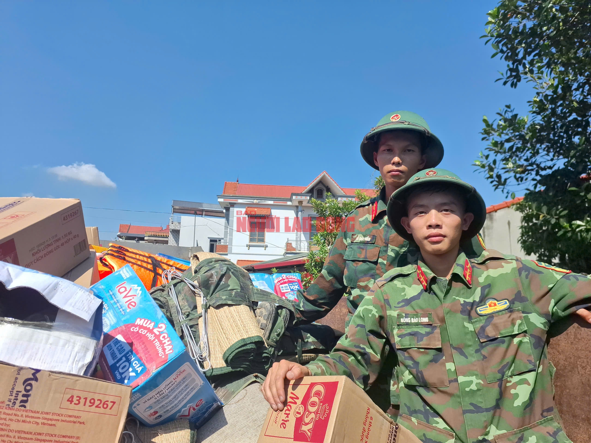 Vượt lũ dữ trên sông Thương, cứu trợ khẩn cấp bà con Bố Hạ Bắc Ninh - Ảnh 3.