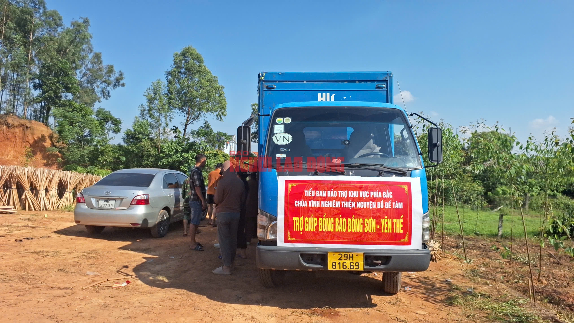 Vượt lũ dữ trên sông Thương, cứu trợ khẩn cấp bà con Bố Hạ Bắc Ninh - Ảnh 6.