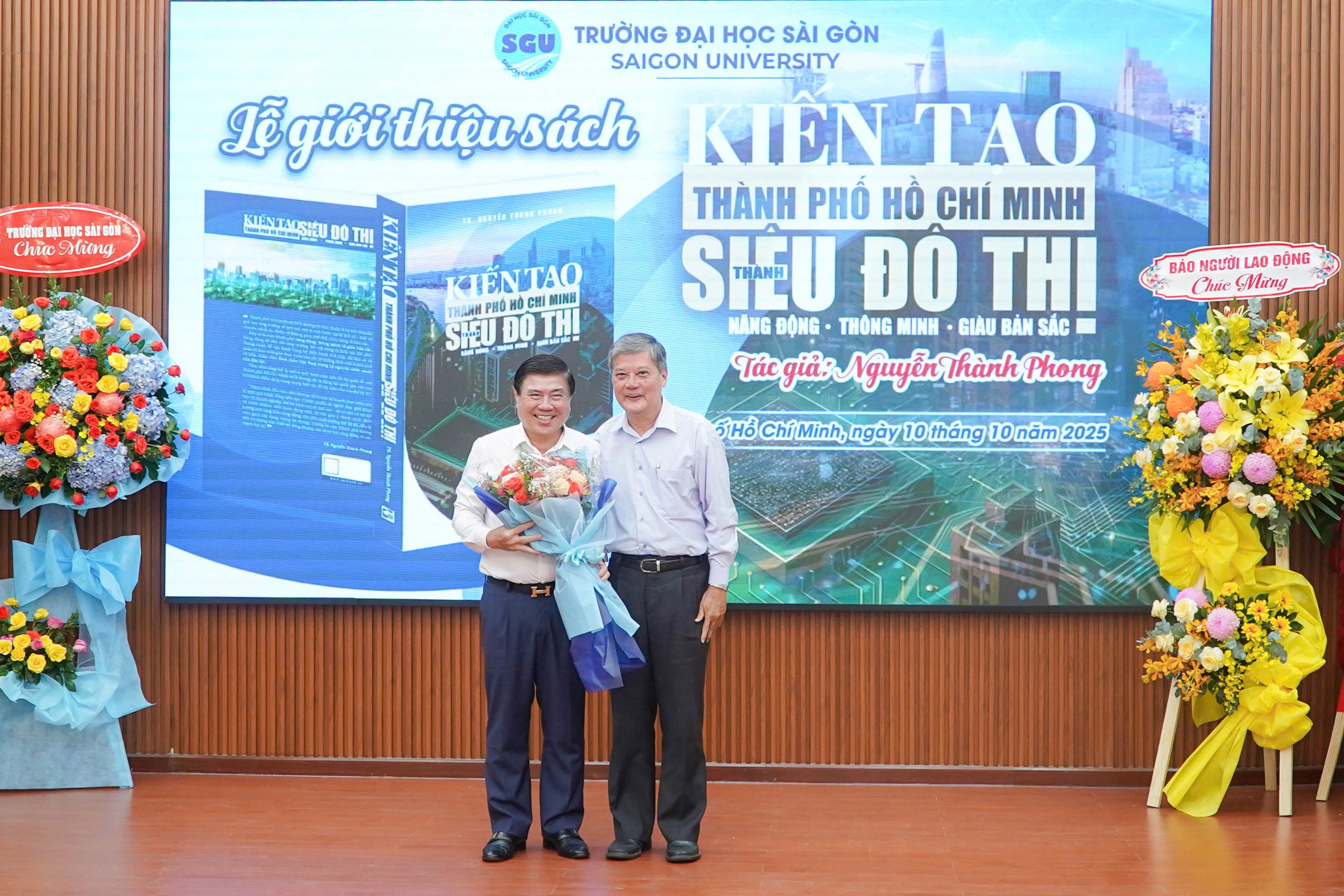 Cuốn s&aacute;ch được viết từ những trăn trở về con đường ph&aacute;t triển của TP HCM - Ảnh 5.