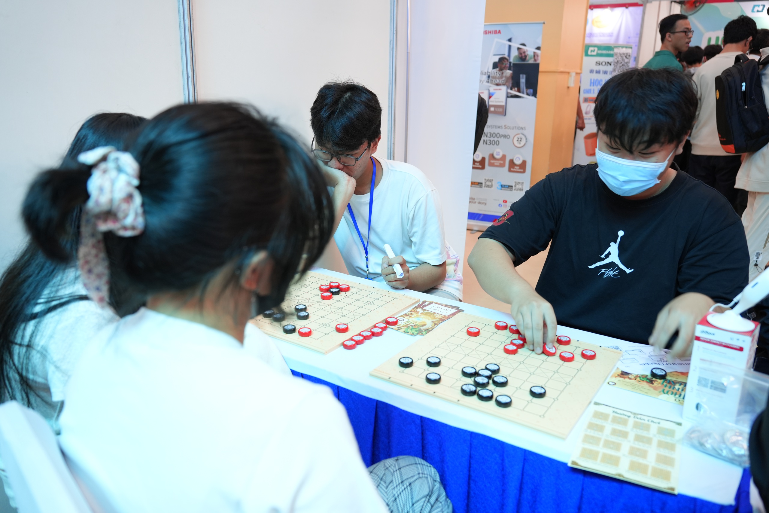 Chơi game "thả ga" tại ng&agrave;y hội C&ocirc;ng nghệ th&ocirc;ng tin năm 2025 - Ảnh 4.