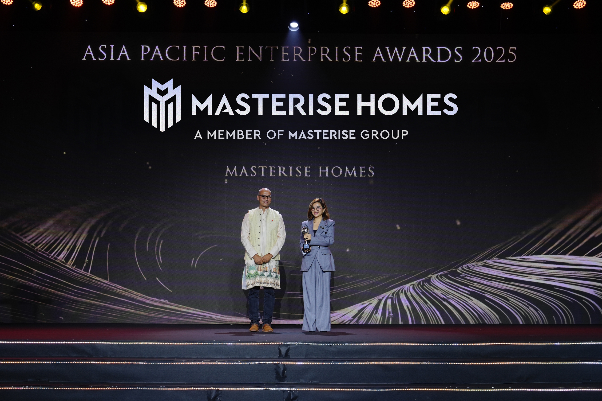 Masterise Group d&agrave;nh chiến thắng "k&eacute;p" tại giải thưởng Doanh nghiệp ch&acirc;u &Aacute; 2025 - Ảnh 2.