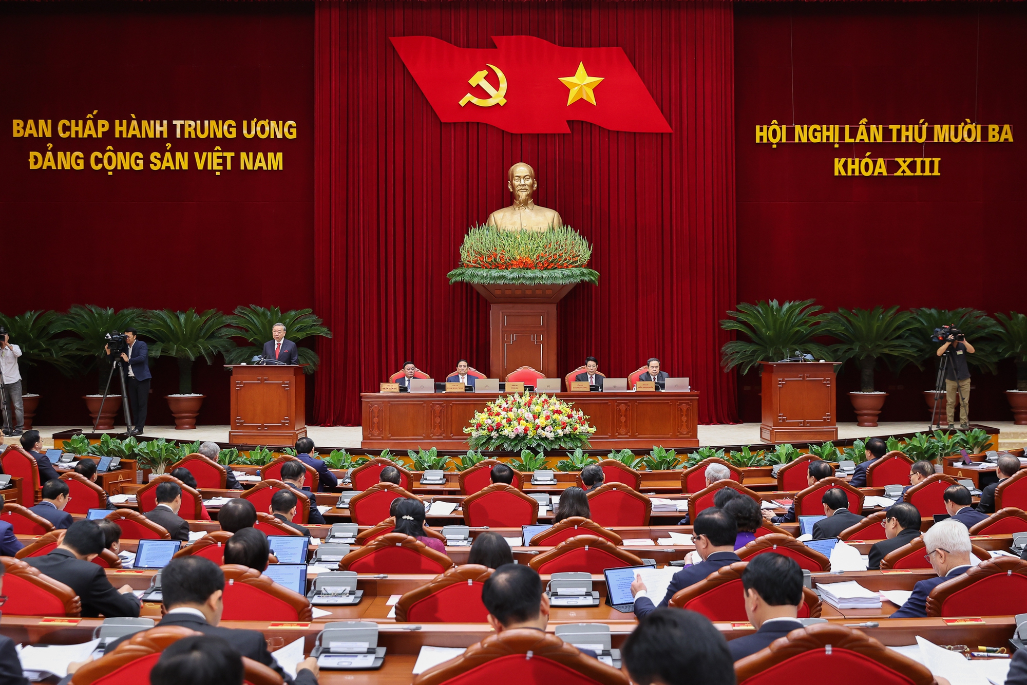 Trung ương cho &yacute; kiến giới thiệu nh&acirc;n sự Ph&oacute; Thủ tướng, Bộ trưởng Bộ Ngoại giao, Bộ trưởng Bộ Nội vụ - Ảnh 1.