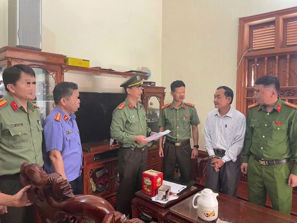 Bắt đối tượng c&oacute; h&agrave;nh vi chống ph&aacute; Nh&agrave; nước - Ảnh 1.