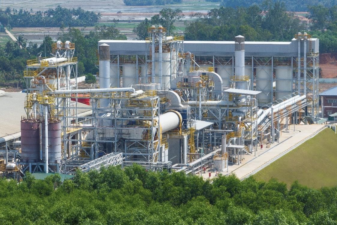 Idemitsu vận h&agrave;nh thương mại nh&agrave; m&aacute;y sản xuất vi&ecirc;n n&eacute;n đen quy m&ocirc; lớn - Ảnh 1.