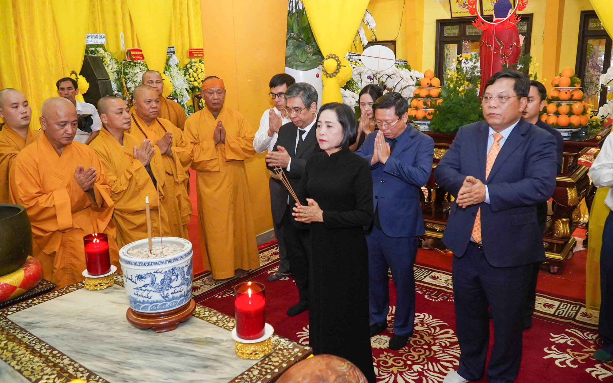 Đoàn lãnh đạo Đảng, Nhà nước, MTTQ Việt Nam viếng tang trưởng lão hòa thượng Thích Trí Tịnh