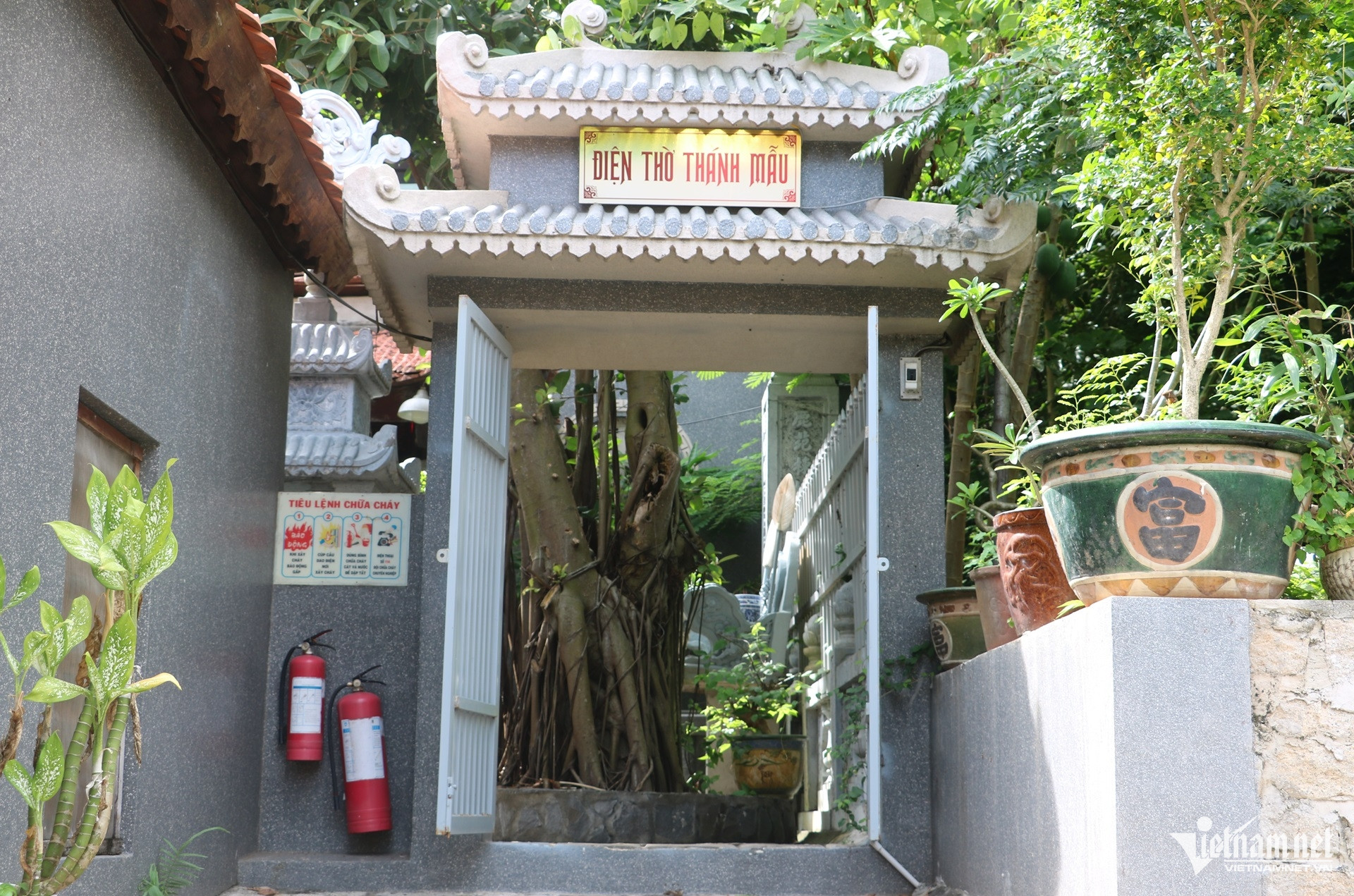 B&ecirc;n trong ch&ugrave;a Linh Phong nơi kim quan Trưởng l&atilde;o H&ograve;a Thượng Th&iacute;ch Tr&iacute; Tịnh nhập th&aacute;p - Ảnh 13.