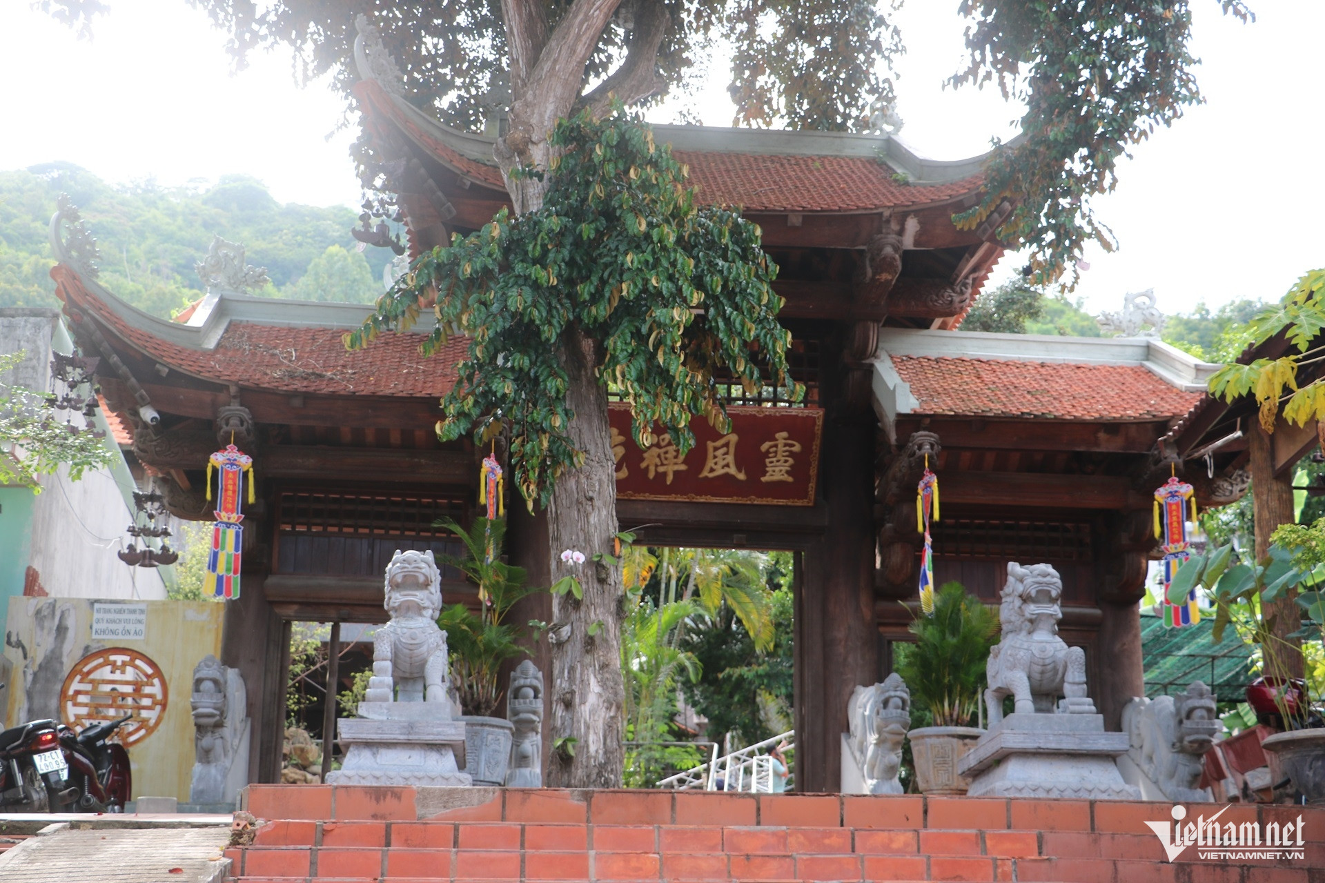 B&ecirc;n trong ch&ugrave;a Linh Phong nơi kim quan Trưởng l&atilde;o H&ograve;a Thượng Th&iacute;ch Tr&iacute; Tịnh nhập th&aacute;p - Ảnh 7.