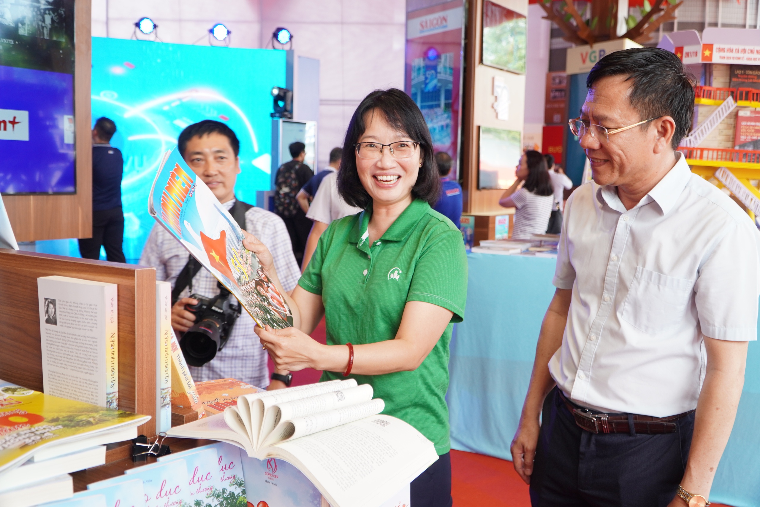 Tập trung chuẩn bị tốt nhất cho Đại hội đại biểu Đảng bộ TP HCM lần thứ I - Ảnh 2.
