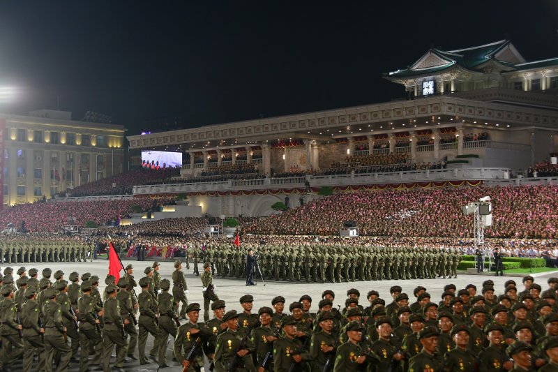 Ch&ugrave;m ảnh: Triều Ti&ecirc;n duyệt binh kỷ niệm 80 năm ng&agrave;y th&agrave;nh lập Đảng Lao động - Ảnh 8.