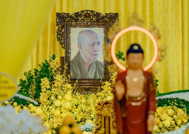 Tất cả tịnh tài cúng dường Lễ tang Hòa thượng Thích Trí Tịnh sẽ dùng cứu trợ đồng bào bị thiên tai - Ảnh 1.