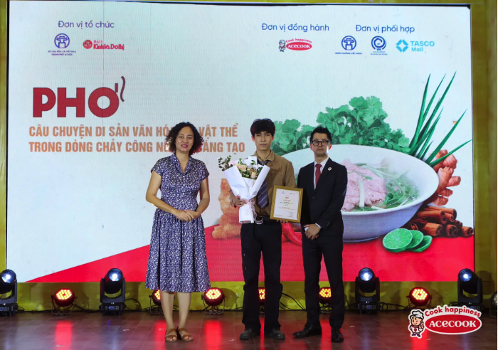 Phở kh&ocirc;ng chỉ l&agrave; m&oacute;n ăn, c&ograve;n l&agrave; c&acirc;u chuyện về lịch sử, văn h&oacute;a - Ảnh 2.