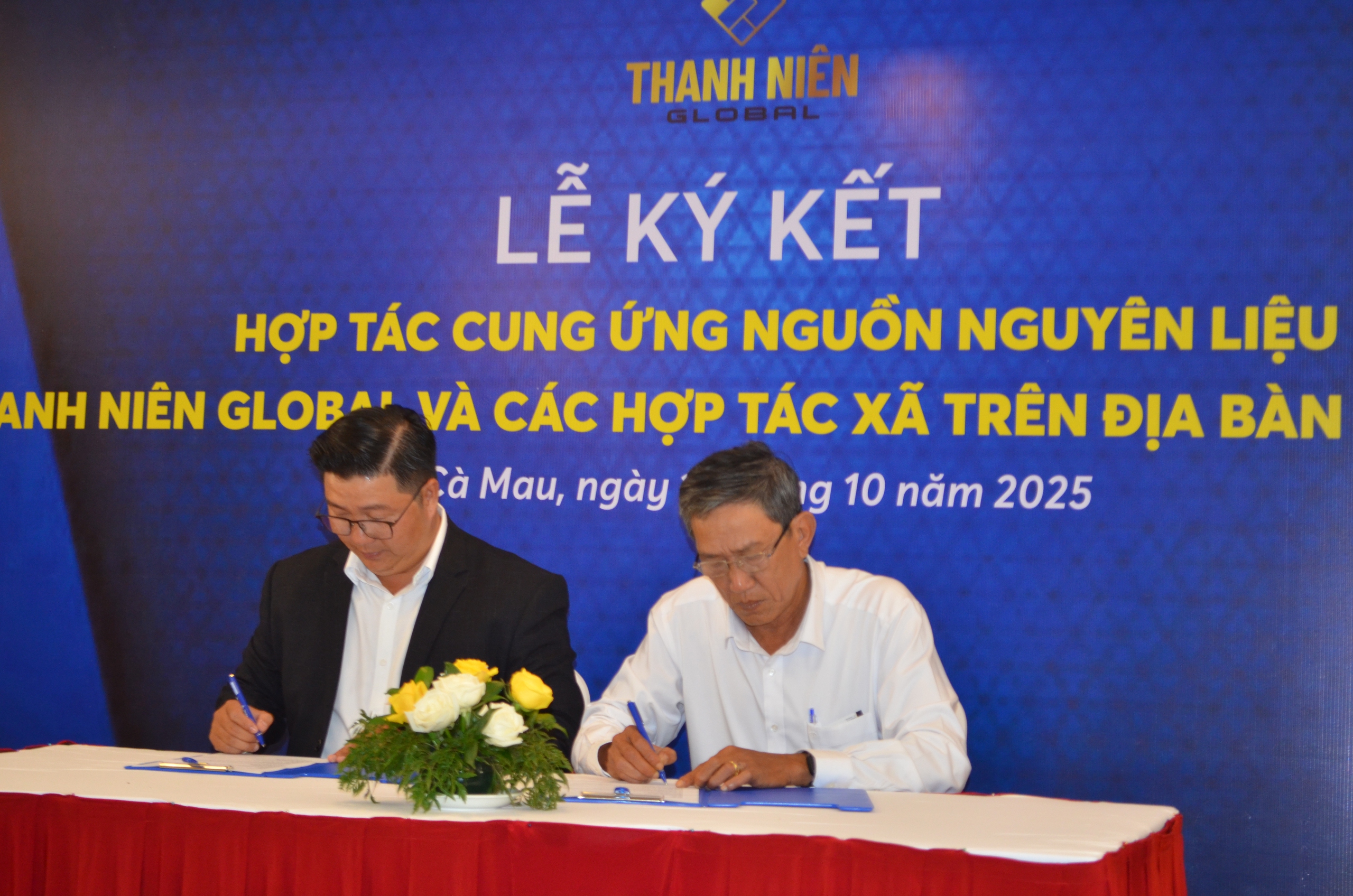 VIDEO: Trải nghiệm cùng nông dân Cà Mau thu hoạch cua biển ngon nhất cả nước - Ảnh 9.