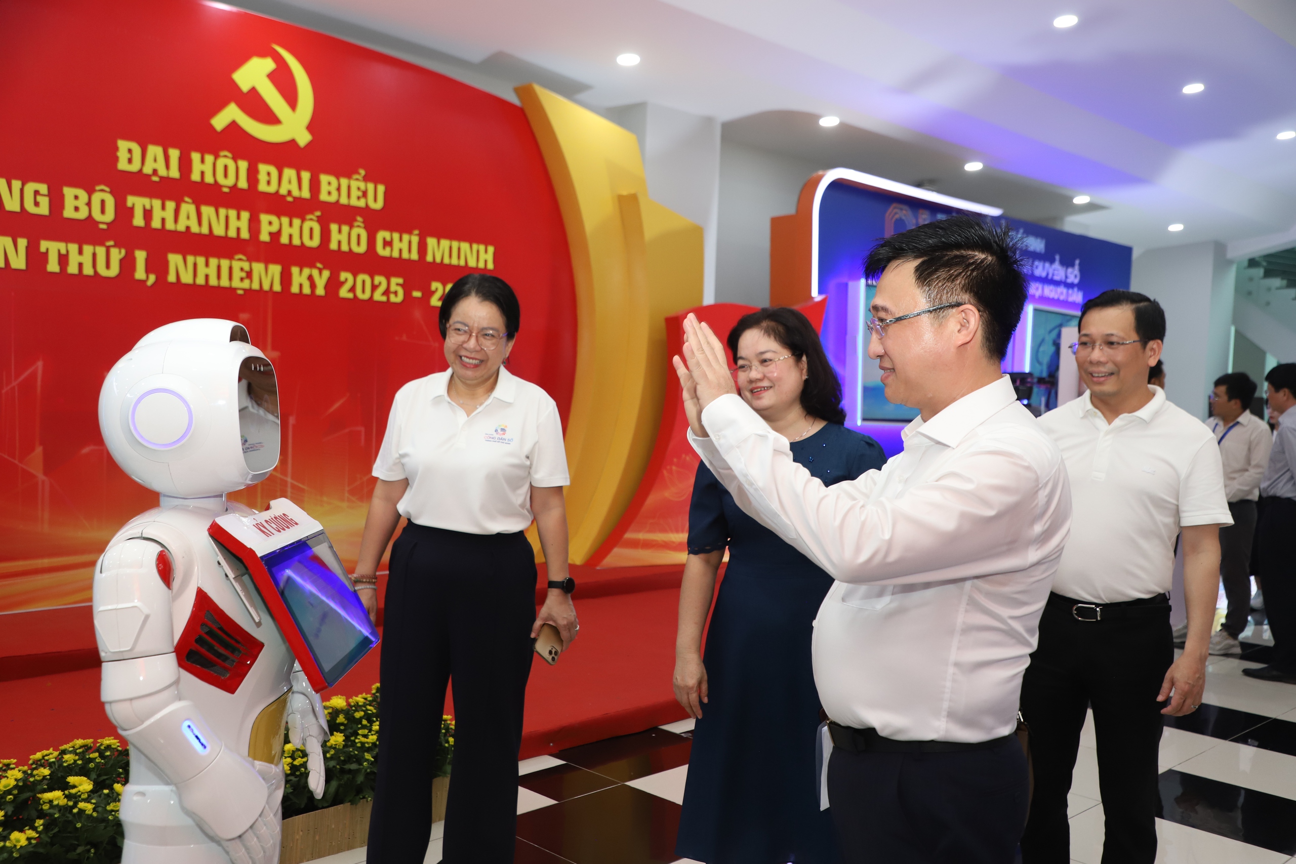 Tập trung chuẩn bị tốt nhất cho Đại hội đại biểu Đảng bộ TP HCM lần thứ I - Ảnh 1.