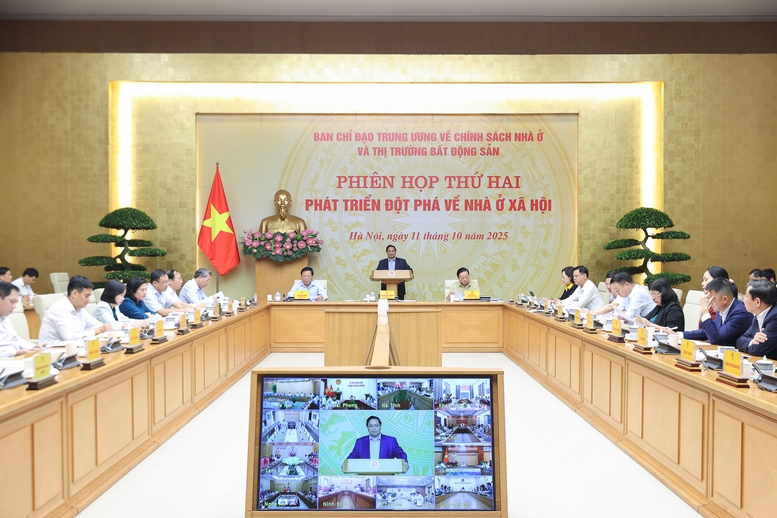 Thủ tướng Phạm Minh Ch&iacute;nh n&oacute;i về nh&agrave; ở x&atilde; hội kh&ocirc;ng phải nằm ở nơi hẻo l&aacute;nh - Ảnh 1.