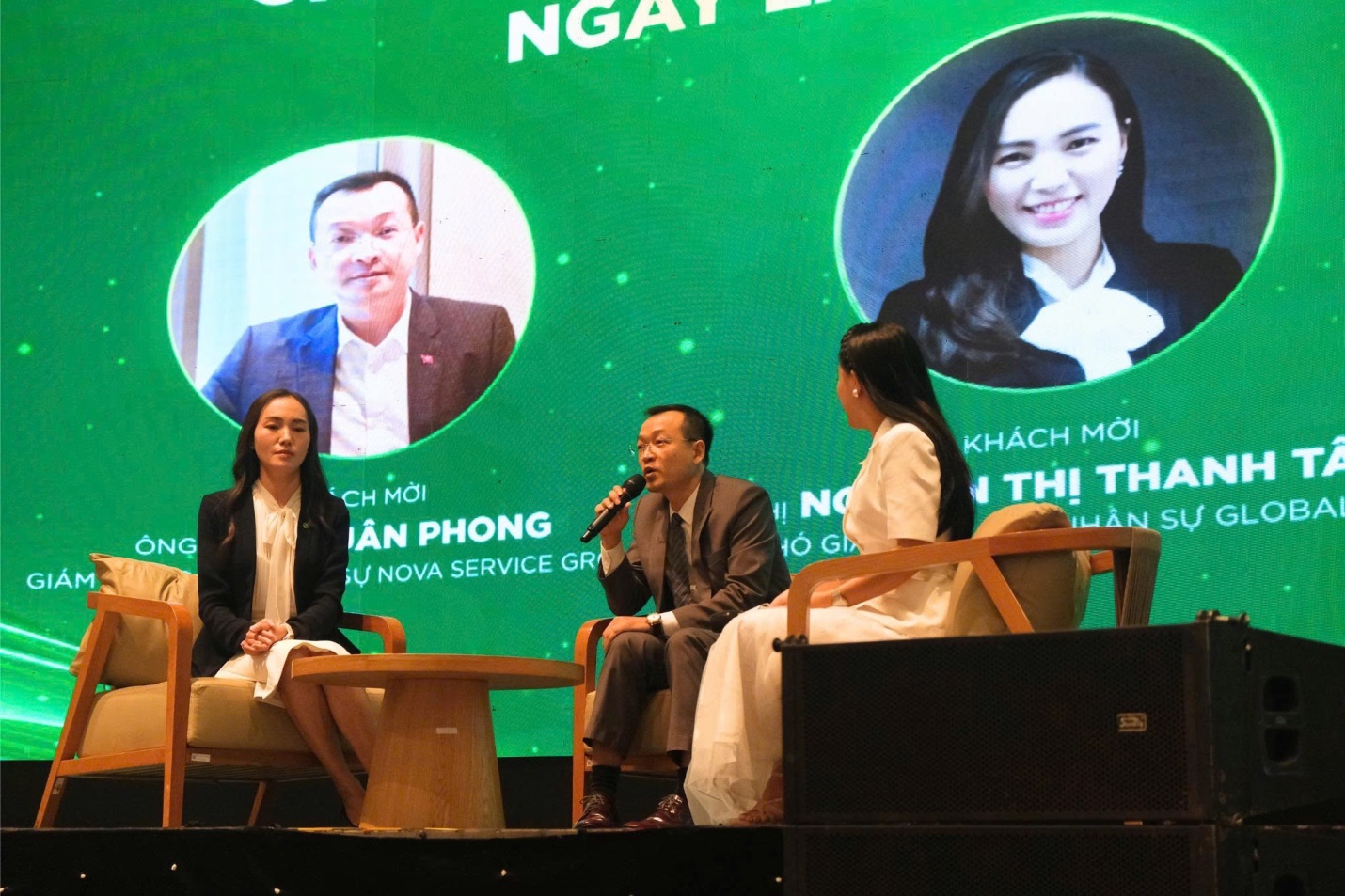 S&ocirc;i động m&ugrave;a tuyển dụng cuối năm tại Hội thảo Nh&acirc;n t&agrave;i NovaGroup 2025 - Ảnh 2.