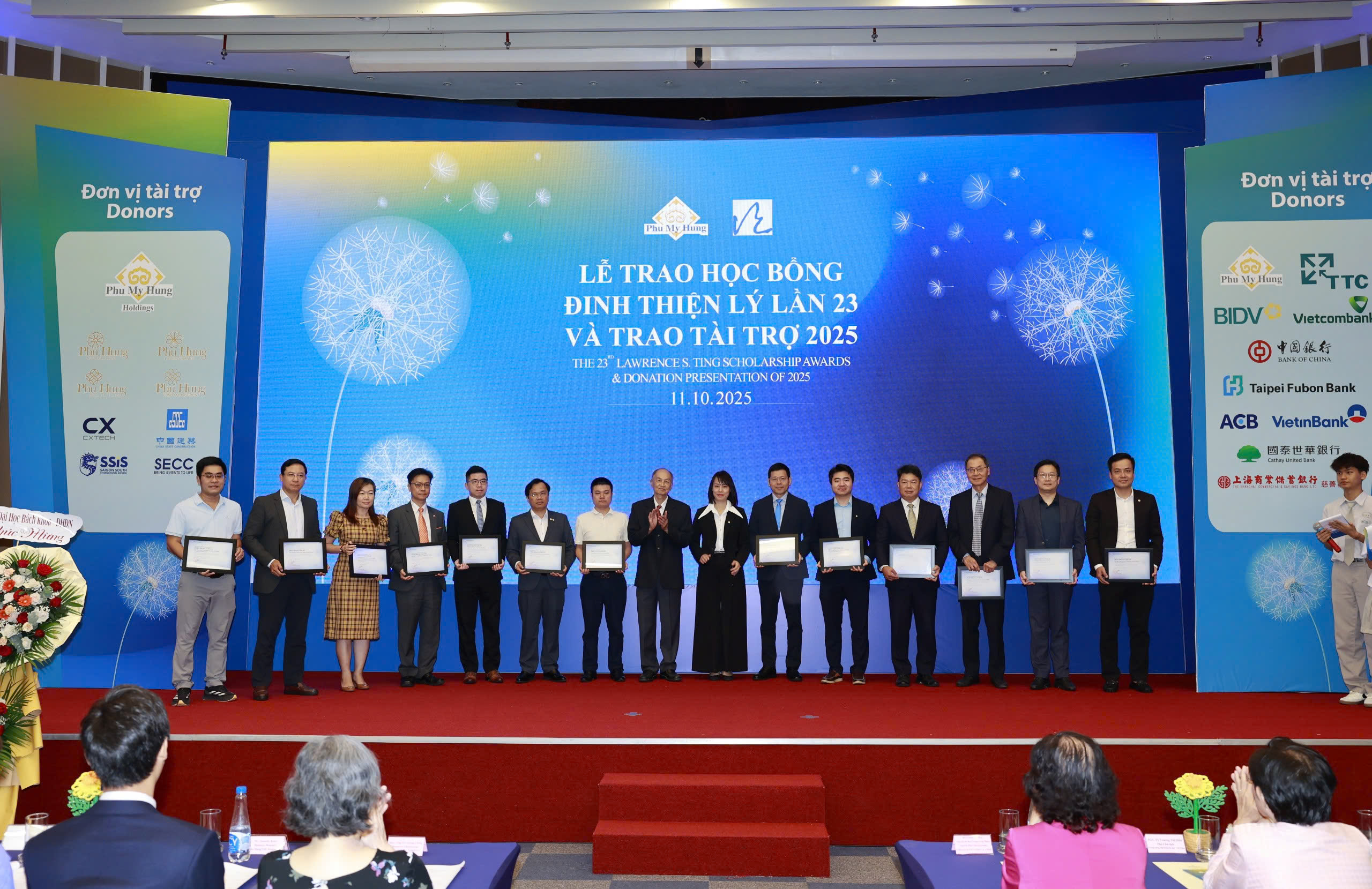 Học bổng Đinh Thiện L&yacute;: 20 năm đồng h&agrave;nh c&ugrave;ng học sinh, sinh vi&ecirc;n - Ảnh 9.