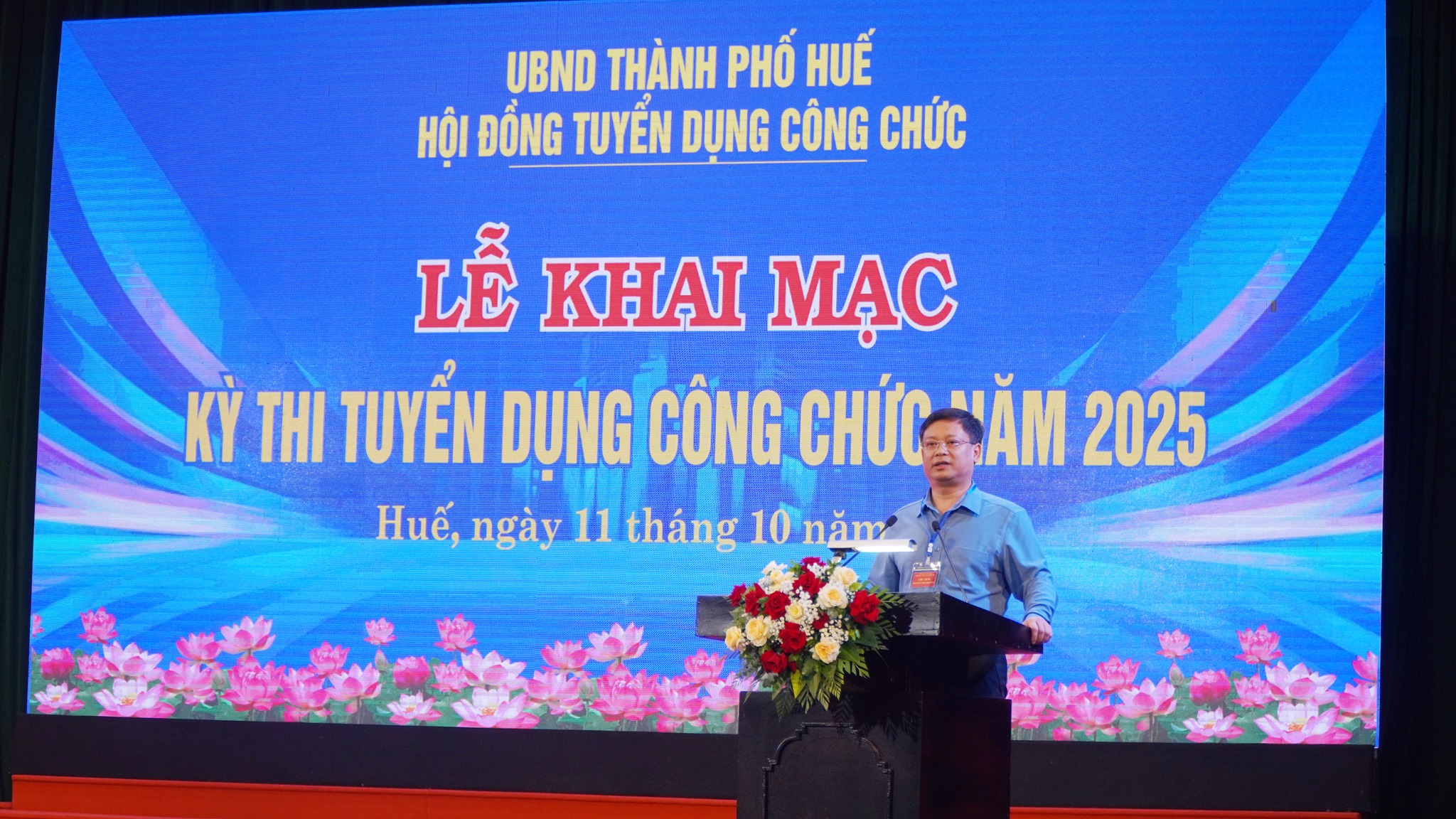 “1 chọi 16,72” để vào công chức Huế - Ảnh 2.