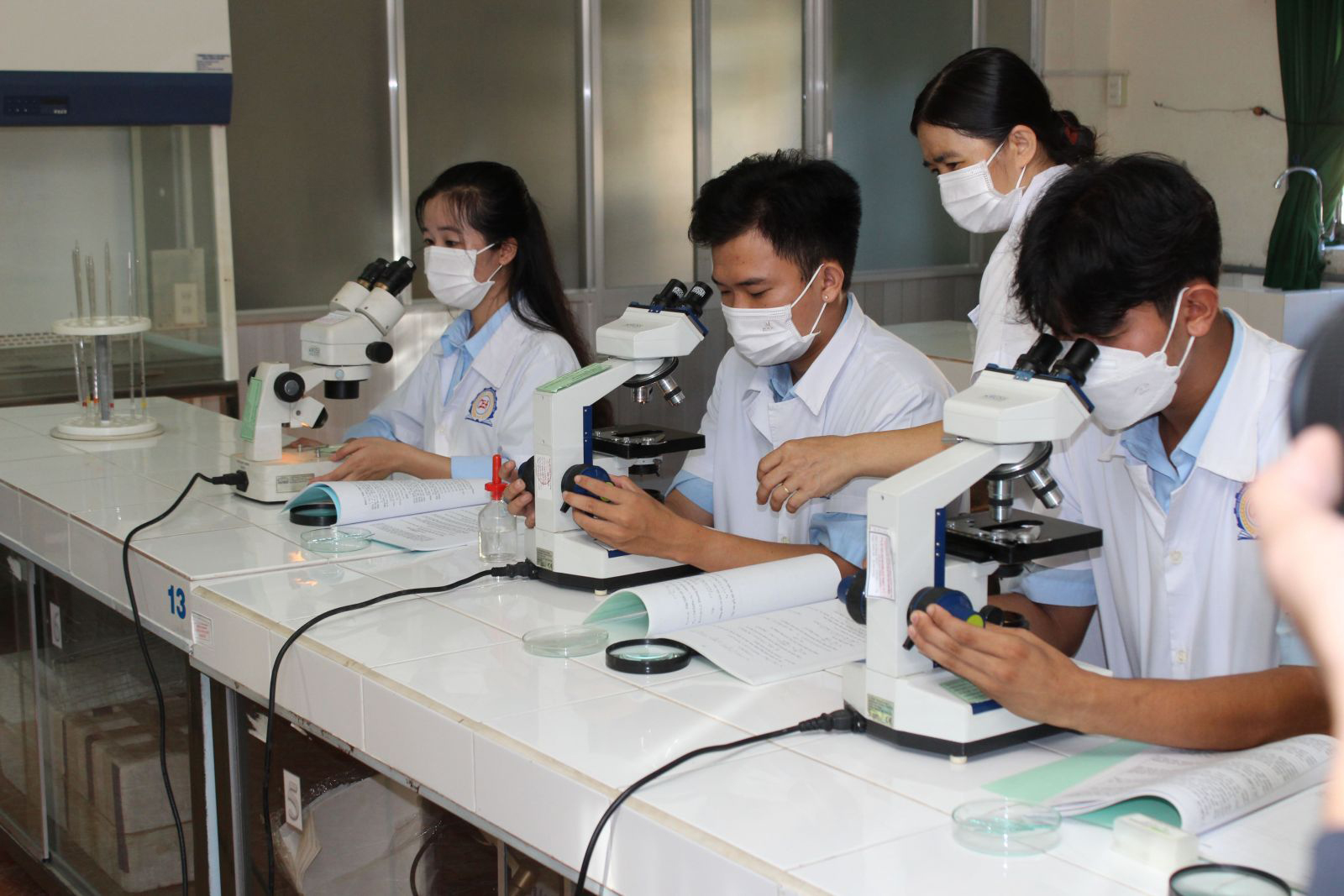 Giải b&agrave;i to&aacute;n nh&acirc;n lực chất lượng cao - Ảnh 1.