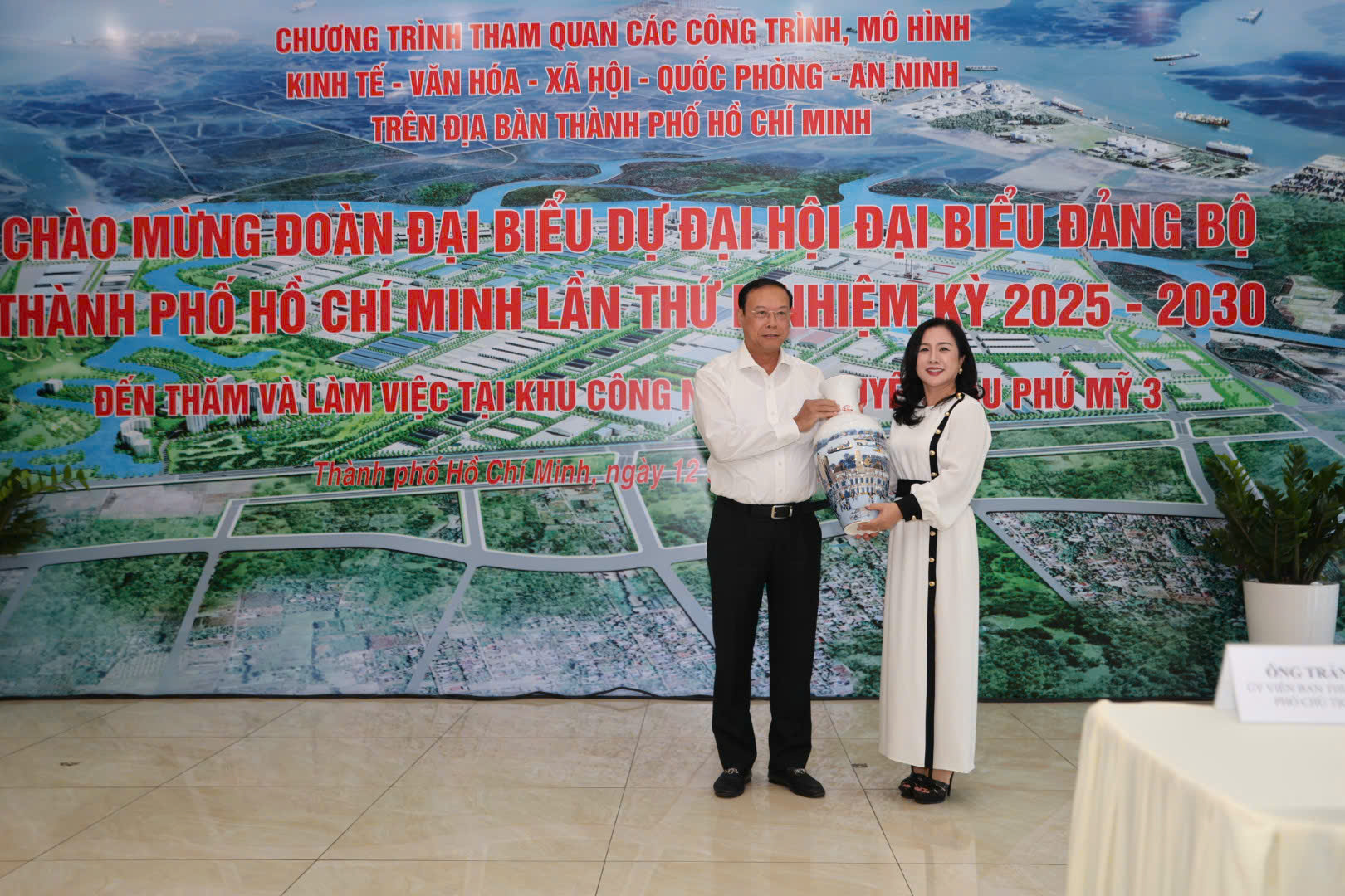 Đo&agrave;n Đại biểu dự Đại hội Đảng bộ TP HCM l&agrave;m việc tại Cảng Gemalink v&agrave; KCN chuy&ecirc;n s&acirc;u Ph&uacute; Mỹ 3 - Ảnh 7.