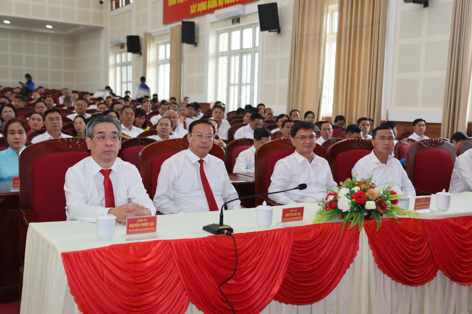 Đo&agrave;n đại biểu Đại hội Đảng bộ TP HCM l&agrave;m việc với V&ugrave;ng 2 Hải qu&acirc;n - Ảnh 2.