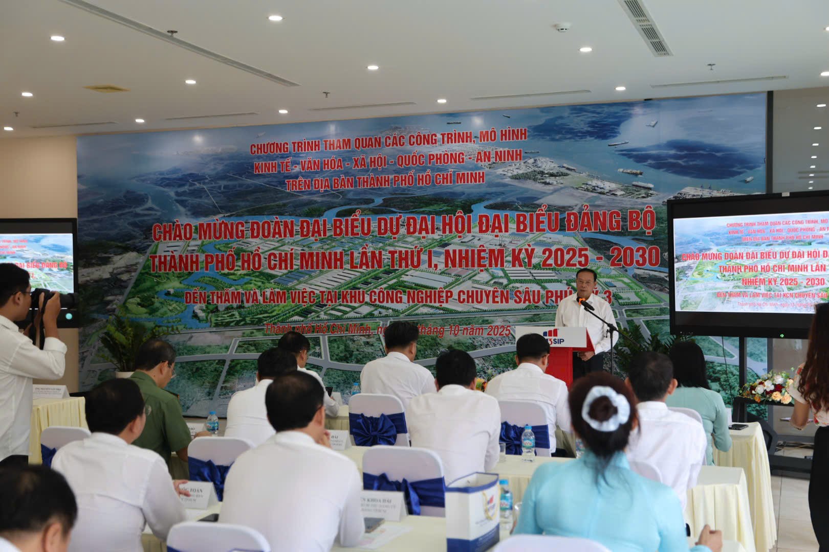 Đo&agrave;n Đại biểu dự Đại hội Đảng bộ TP HCM l&agrave;m việc tại Cảng Gemalink v&agrave; KCN chuy&ecirc;n s&acirc;u Ph&uacute; Mỹ 3 - Ảnh 6.