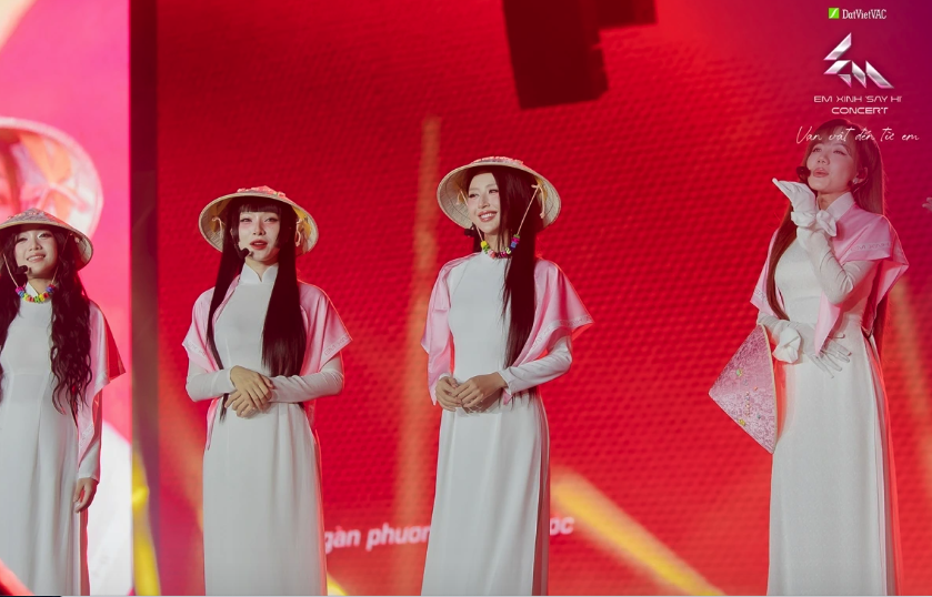 "Em xinh say hi" kêu gọi khán giả ủng hộ người dân vùng lũ - Ảnh 3.