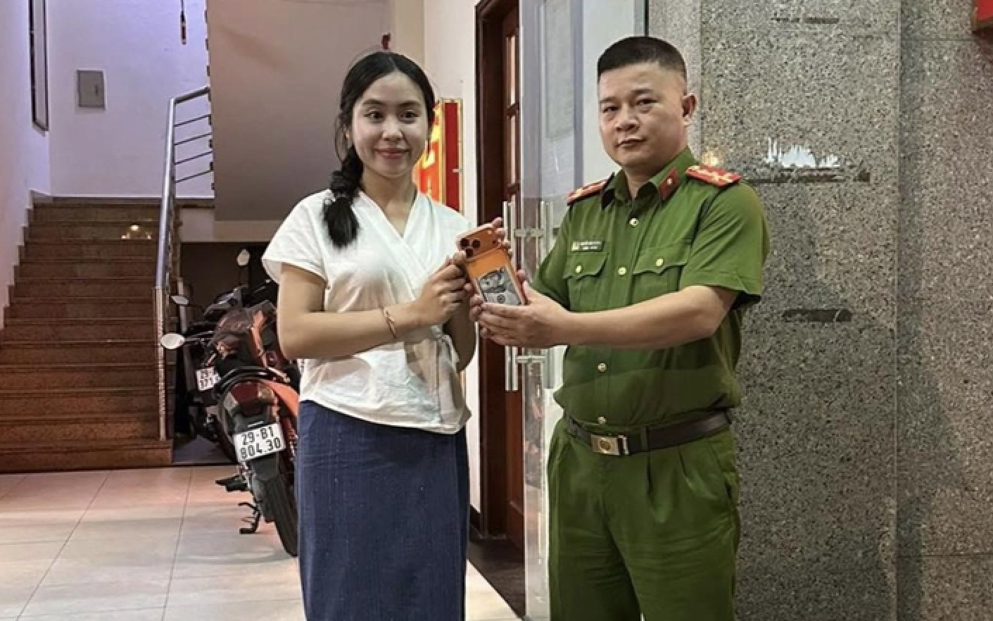 Công an tìm thấy iPhone 17 Pro Max bị thất lạc của TikToker Maysaa người Lào
