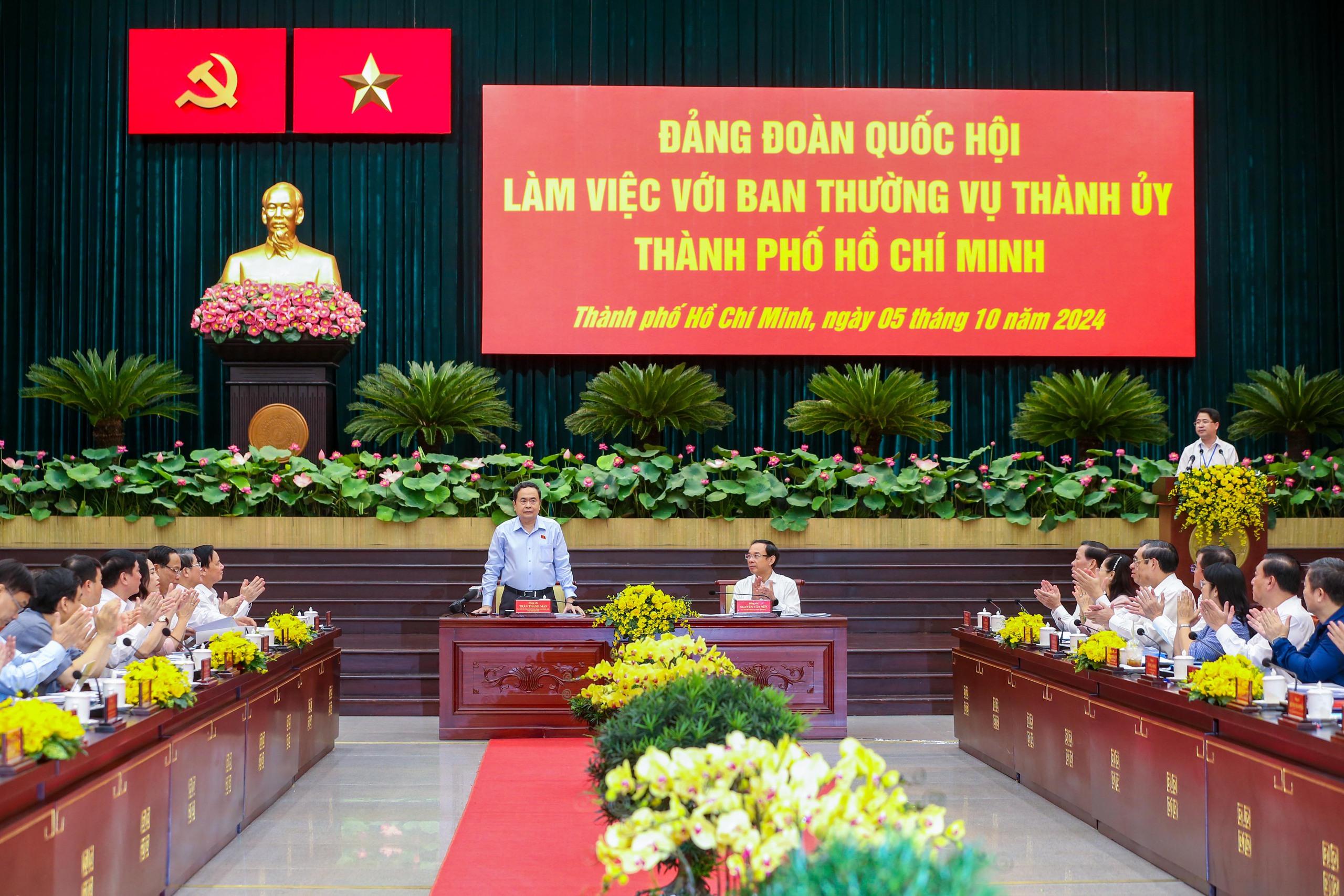 C&ugrave;ng th&agrave;nh phố tiến bước - Ảnh 4.