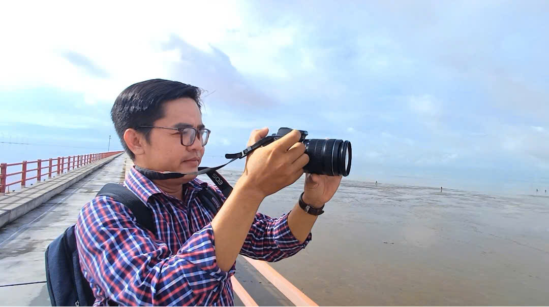 VIDEO: Trải nghiệm kh&oacute; qu&ecirc;n tại "c&aacute;nh đồng" điện gi&oacute; ở C&agrave; Mau - Ảnh 8.