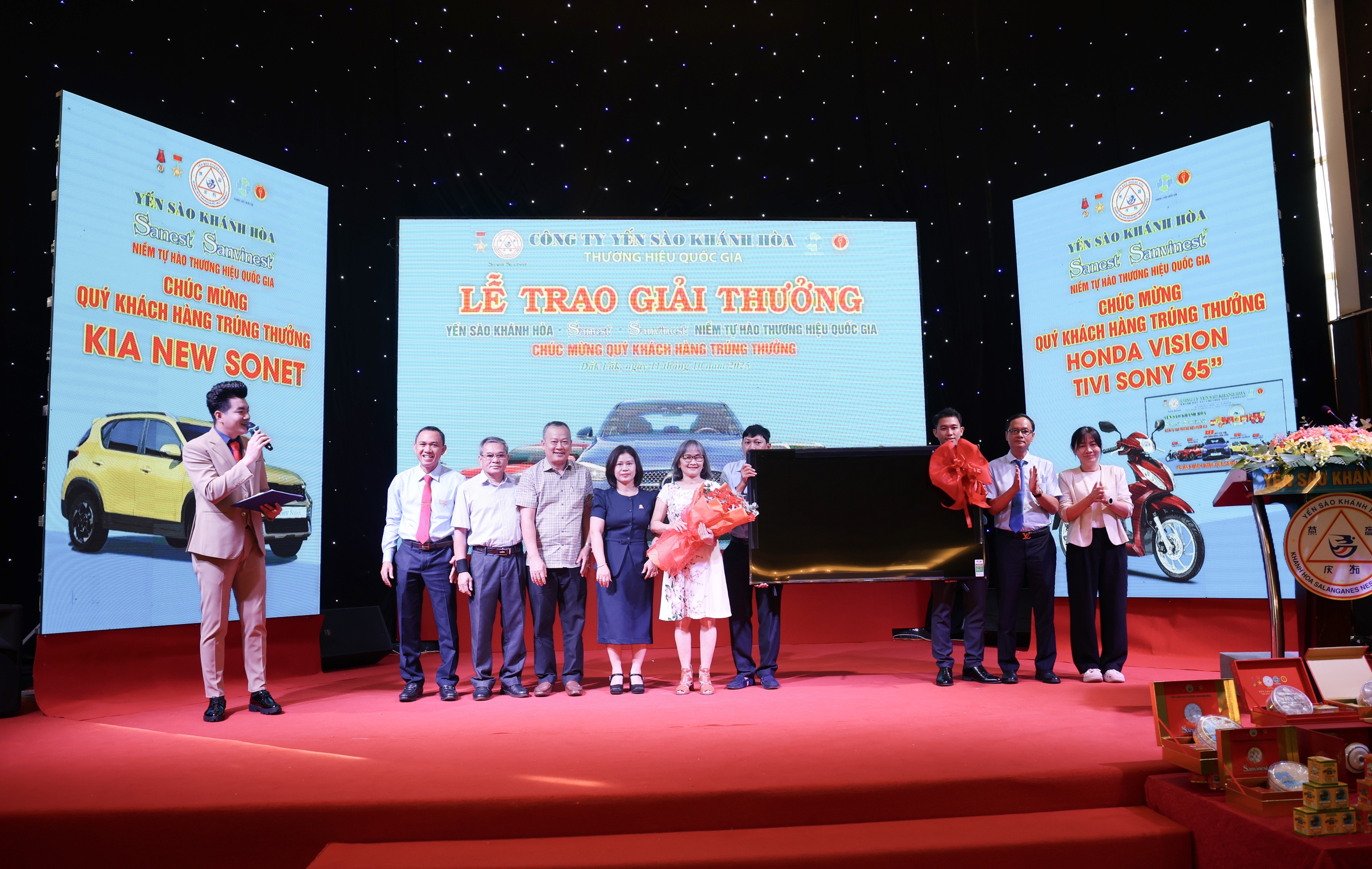 Yến s&agrave;o Kh&aacute;nh H&ograve;a Sanest Sanvinest tri &acirc;n kh&aacute;ch h&agrave;ng - Ảnh 3.
