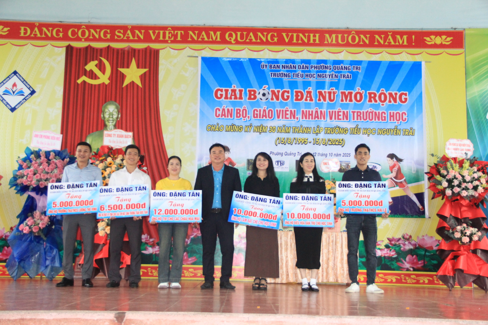 Khai mạc giải b&oacute;ng đ&aacute; nữ trường học mở rộng - Ảnh 2.