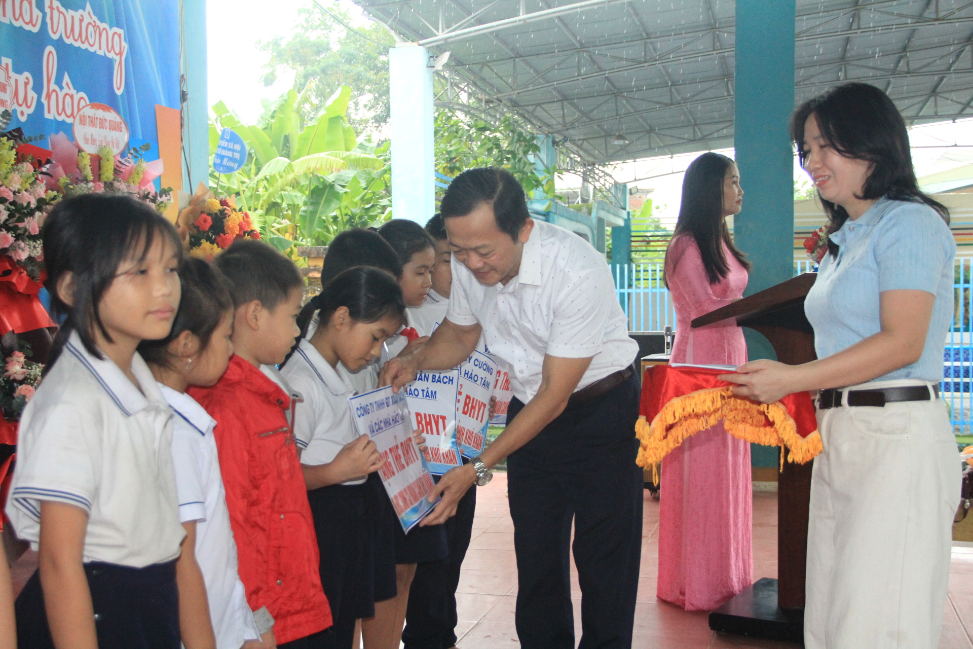 Khai mạc giải b&oacute;ng đ&aacute; nữ trường học mở rộng - Ảnh 4.