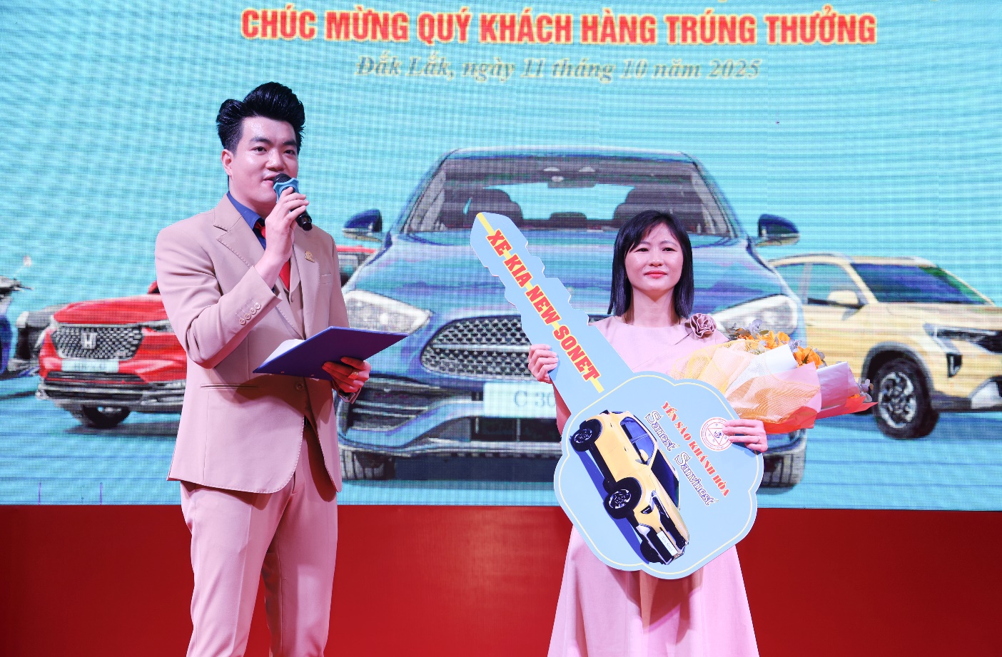 Yến s&agrave;o Kh&aacute;nh H&ograve;a Sanest Sanvinest tri &acirc;n kh&aacute;ch h&agrave;ng - Ảnh 1.