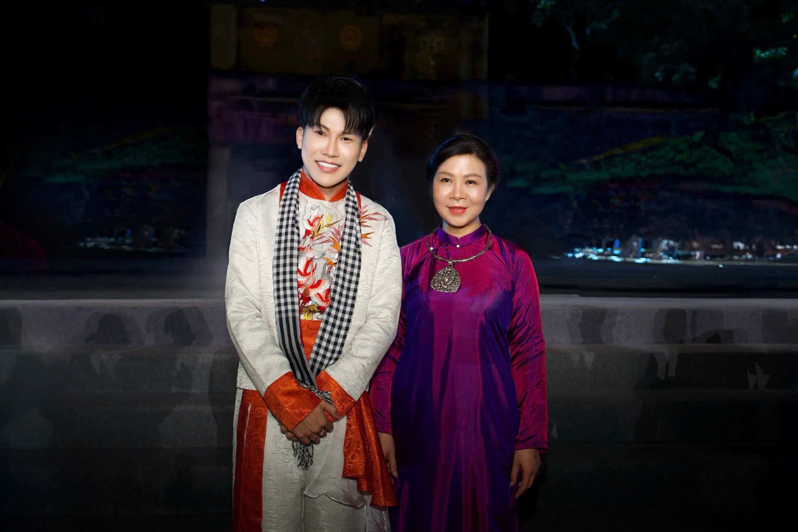 Tiêu Minh Phụng "sĩ đến hết đời" khi tham gia chương trình Lễ hội giao lưu văn hoá Thế giới 2025 - Ảnh 2.