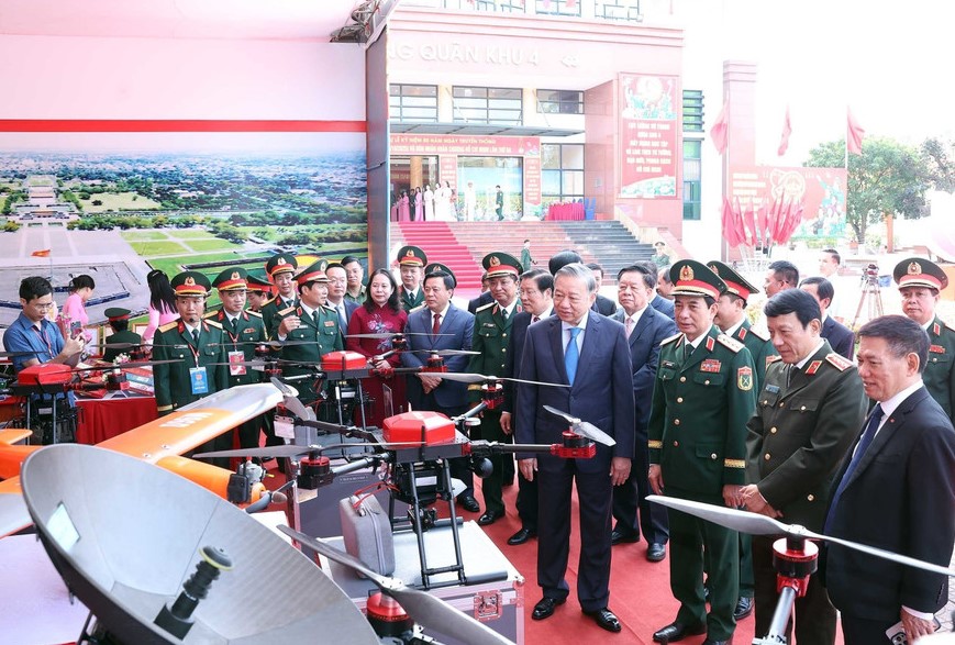 Tổng B&iacute; thư T&ocirc; L&acirc;m dự Lễ kỷ niệm 80 năm Ng&agrave;y truyền thống Lực lượng vũ trang Qu&acirc;n khu 4 - Ảnh 2.