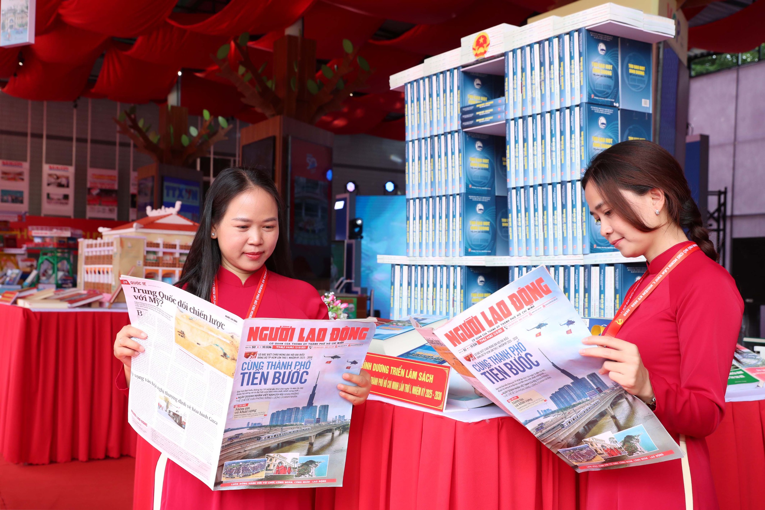 Kh&ocirc;ng gian triển l&atilde;m B&aacute;o ch&iacute; - Xuất bản tại Đại hội Đảng bộ TP HCM - Ảnh 3.
