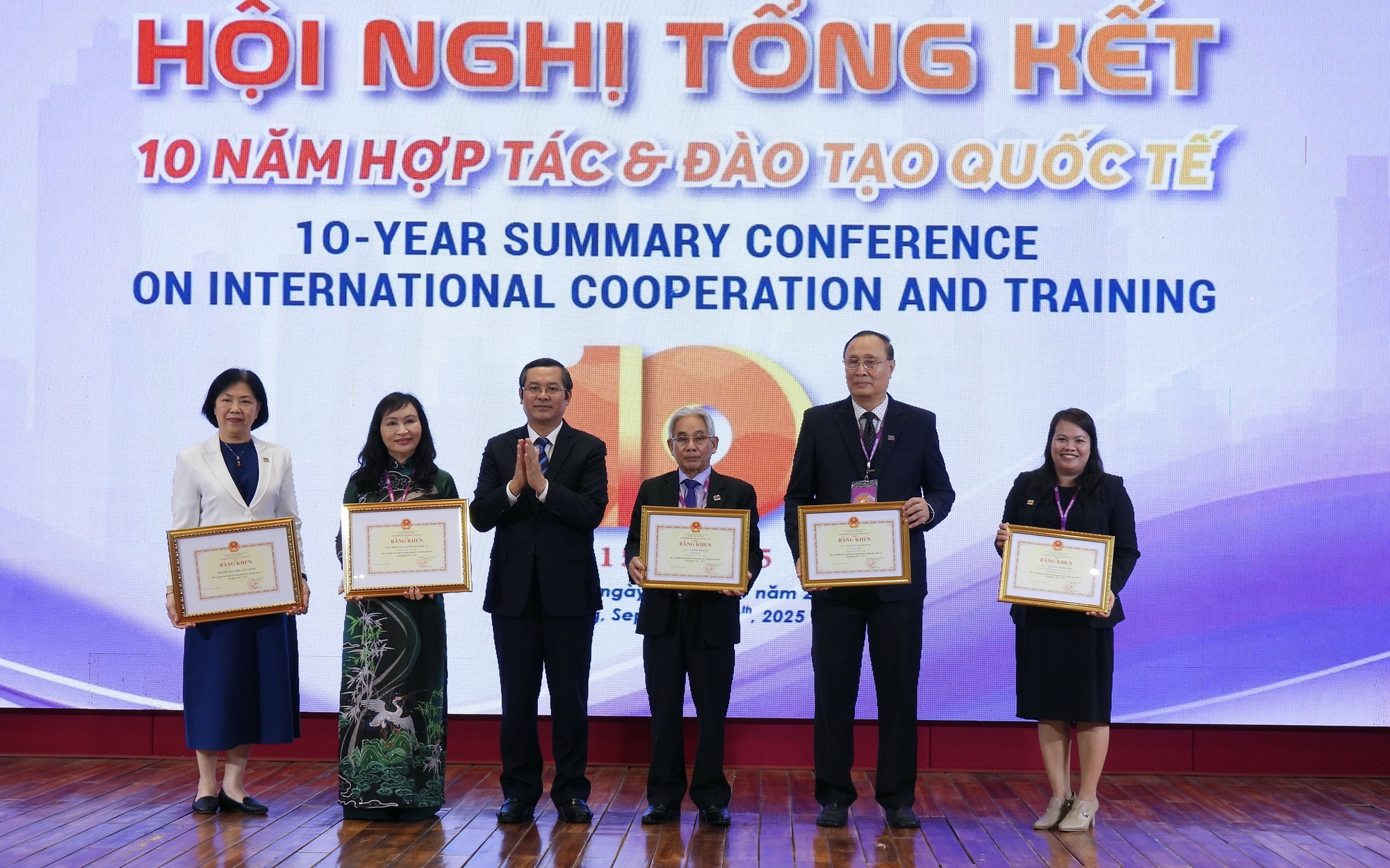 500 nh&agrave; khoa học v&agrave; 2.000 đại biểu tham dự hội thảo khoa học do Trường ĐH Cửu Long tổ chức - Ảnh 2.