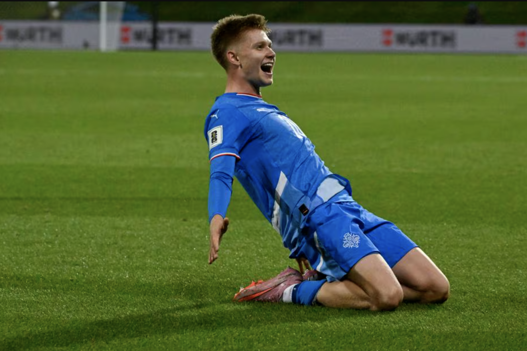 Iceland cầm h&ograve;a cựu v&ocirc; địch thế giới, "G&agrave; trống Gaulois" chưa c&oacute; v&eacute; World Cup - Ảnh 5.