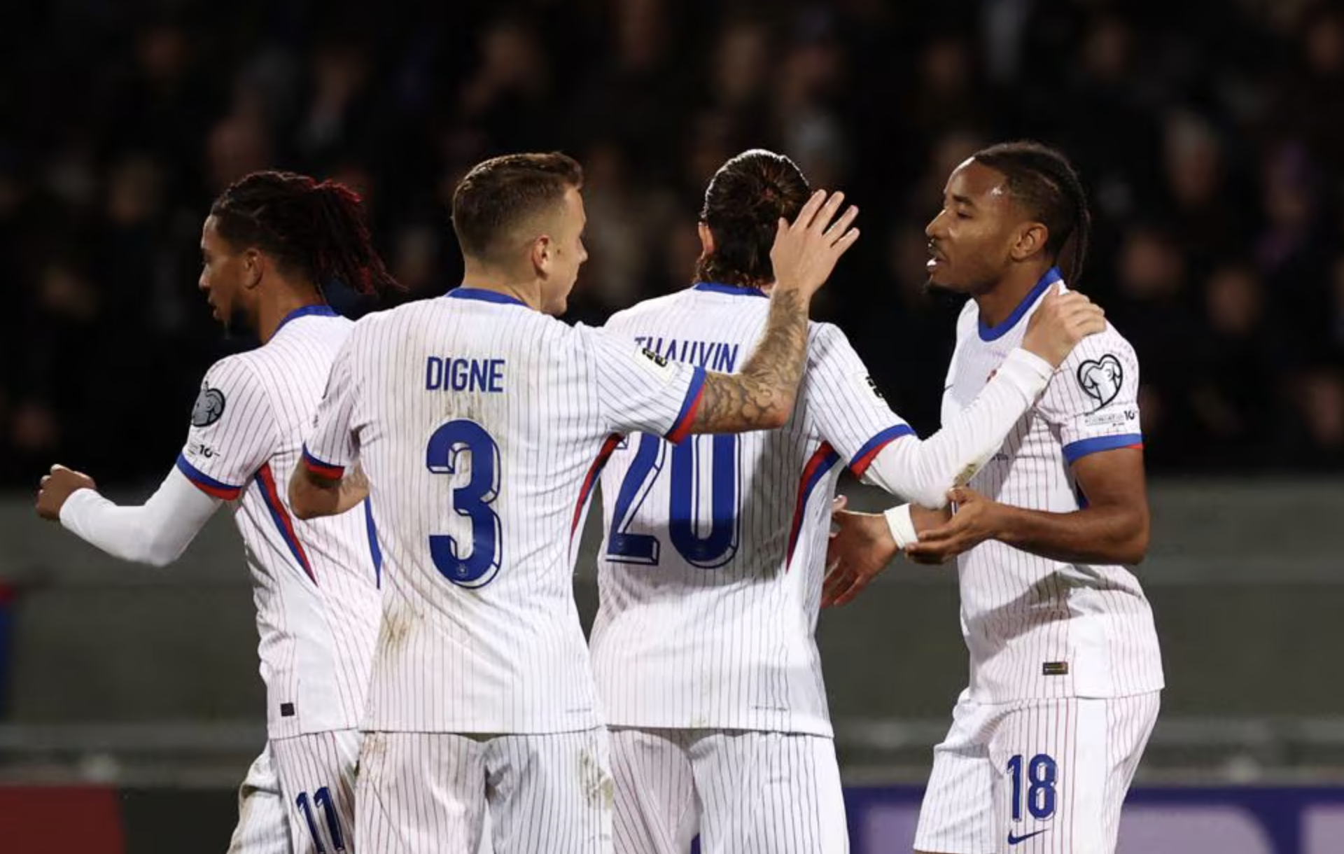 Iceland cầm h&ograve;a cựu v&ocirc; địch thế giới, "G&agrave; trống Gaulois" chưa c&oacute; v&eacute; World Cup - Ảnh 3.