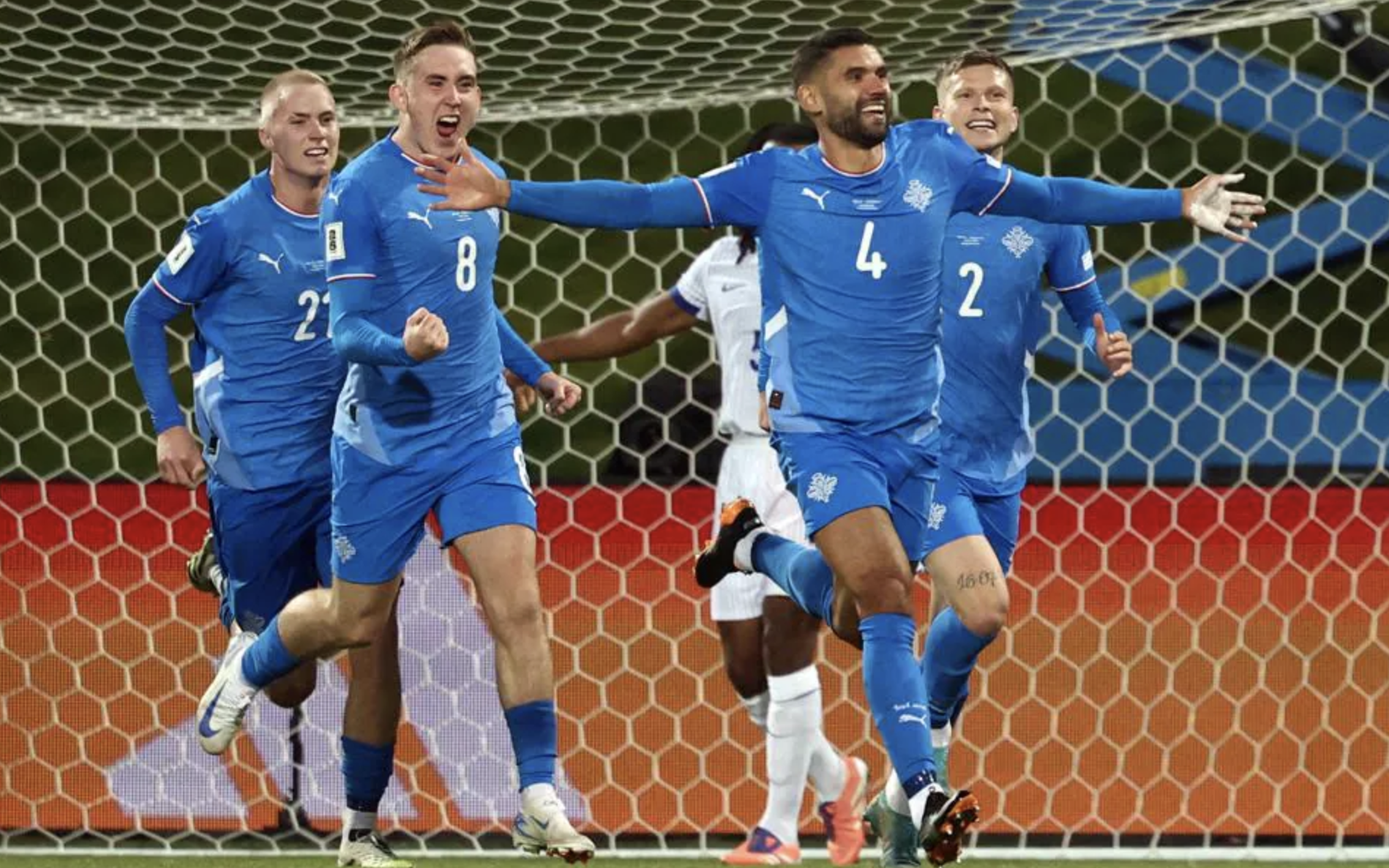 Iceland cầm hòa cựu vô địch thế giới, "Gà trống Gaulois" chưa có vé World Cup