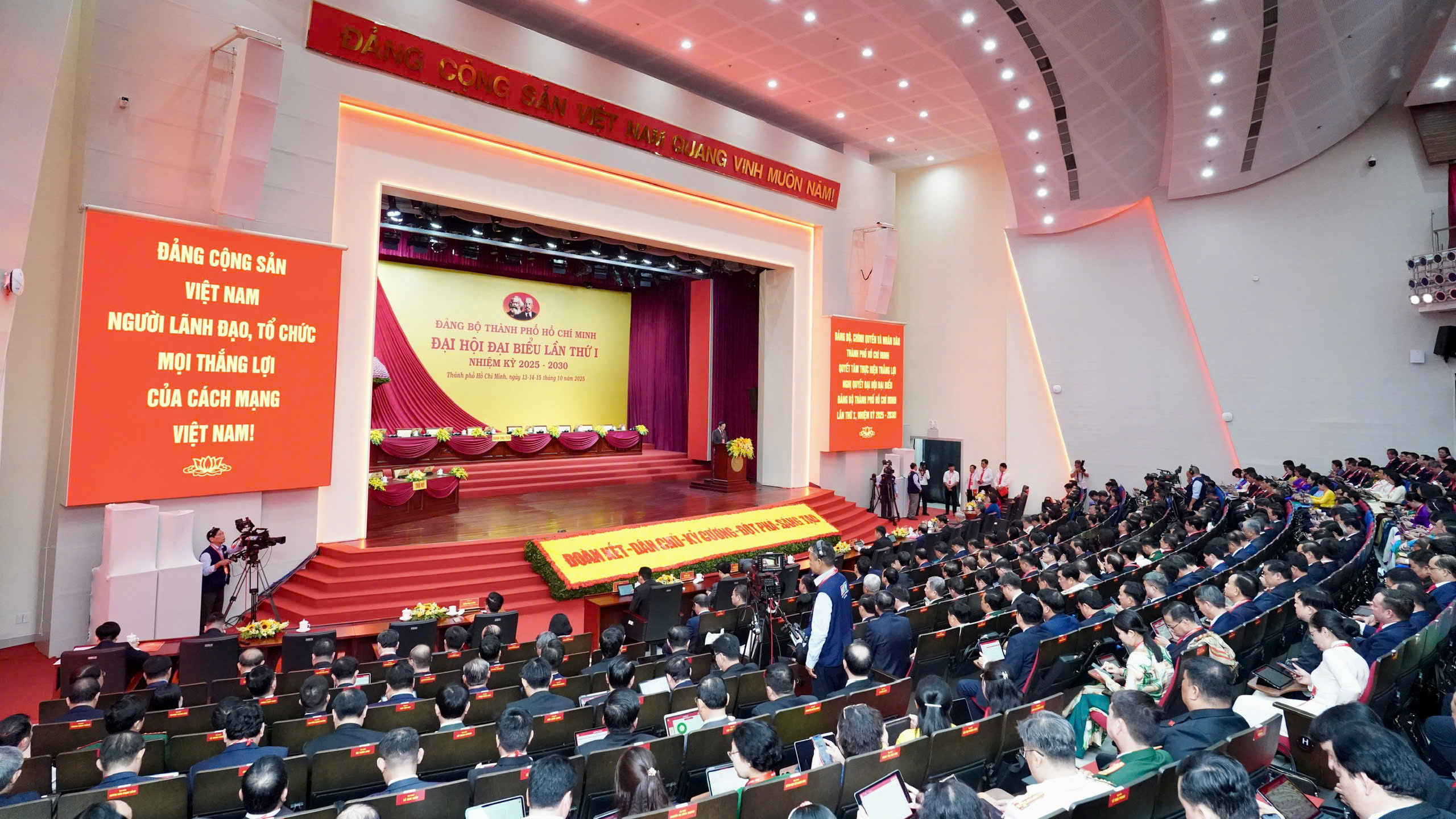 Tổ chức tốt đợt cao điểm lấy &yacute; kiến dự thảo văn kiện tr&igrave;nh Đại hội XIV của Đảng - Ảnh 1.