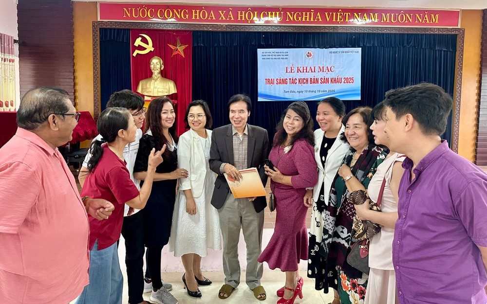Kịch bản sân khấu cần hơi thở đương đại