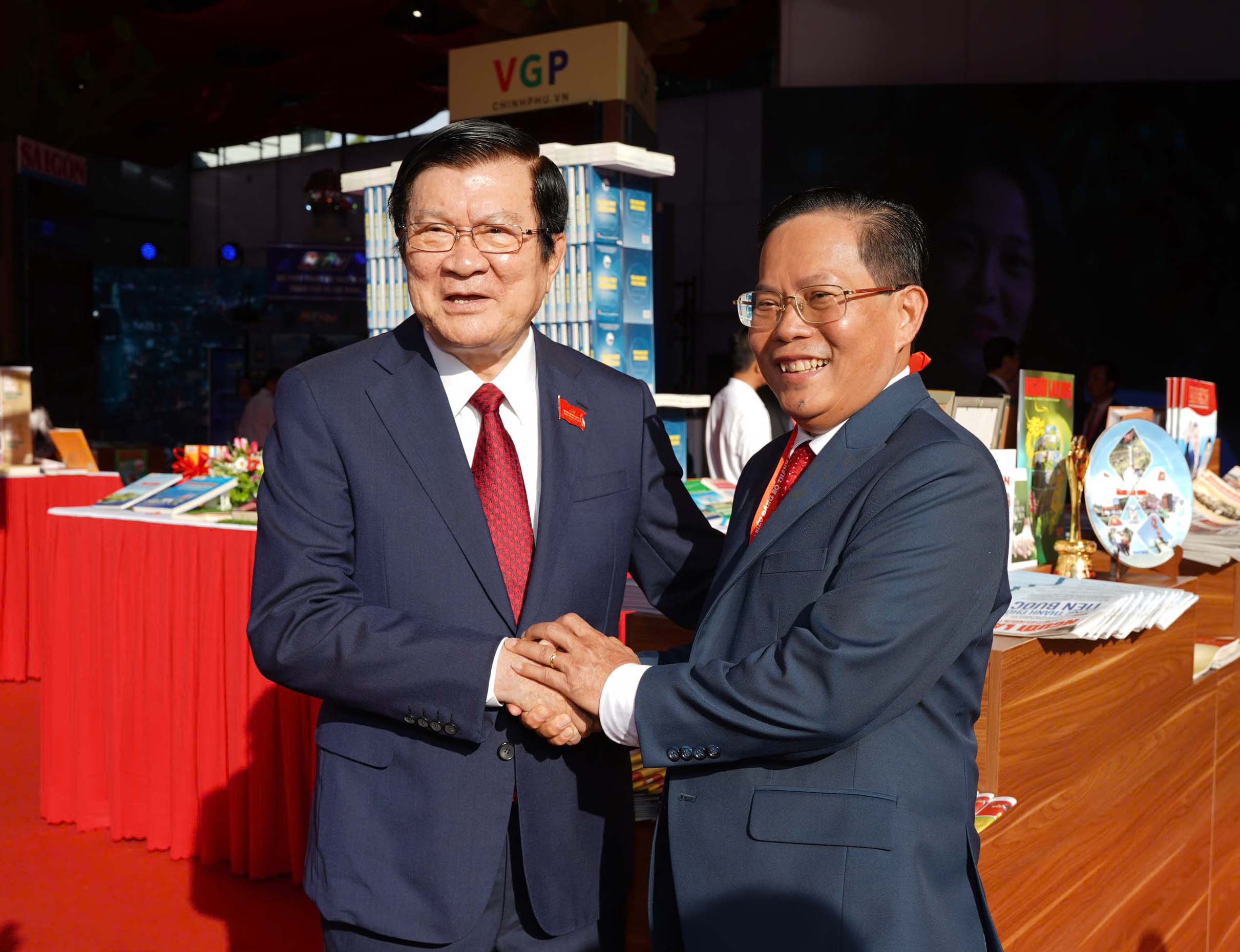 Tổng Bí thư Tô Lâm tham quan triển lãm thành tựu Báo chí - Xuất bản TP HCM - Ảnh 6.