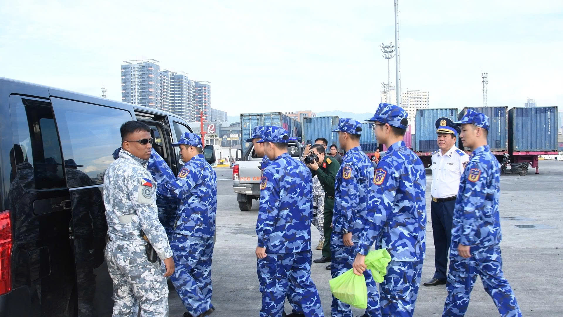 V&ugrave;ng Cảnh s&aacute;t biển 2 kết th&uacute;c tốt đẹp chuyến c&ocirc;ng t&aacute;c tại Philippines - Ảnh 2.