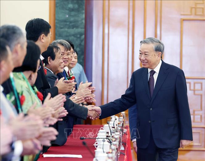 Tổng B&iacute; thư T&ocirc; L&acirc;m: N&ocirc;ng d&acirc;n xuất sắc l&agrave; ngọn đuốc kh&aacute;t vọng l&agrave;m gi&agrave;u - Ảnh 1.