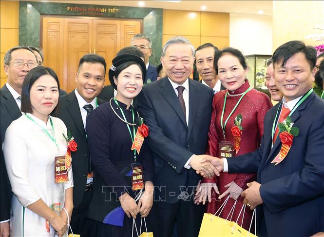 Tổng B&iacute; thư T&ocirc; L&acirc;m: N&ocirc;ng d&acirc;n xuất sắc l&agrave; ngọn đuốc kh&aacute;t vọng l&agrave;m gi&agrave;u - Ảnh 3.