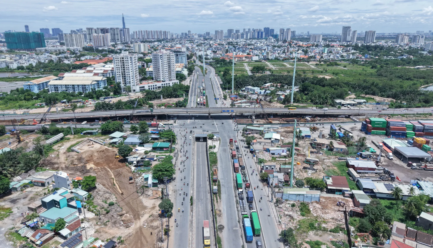 Biệt thự, nhà phố nội đô TP.HCM: nam châm hút dòng tiền tích sản, giữ nhiệt thị trường - Ảnh 4.