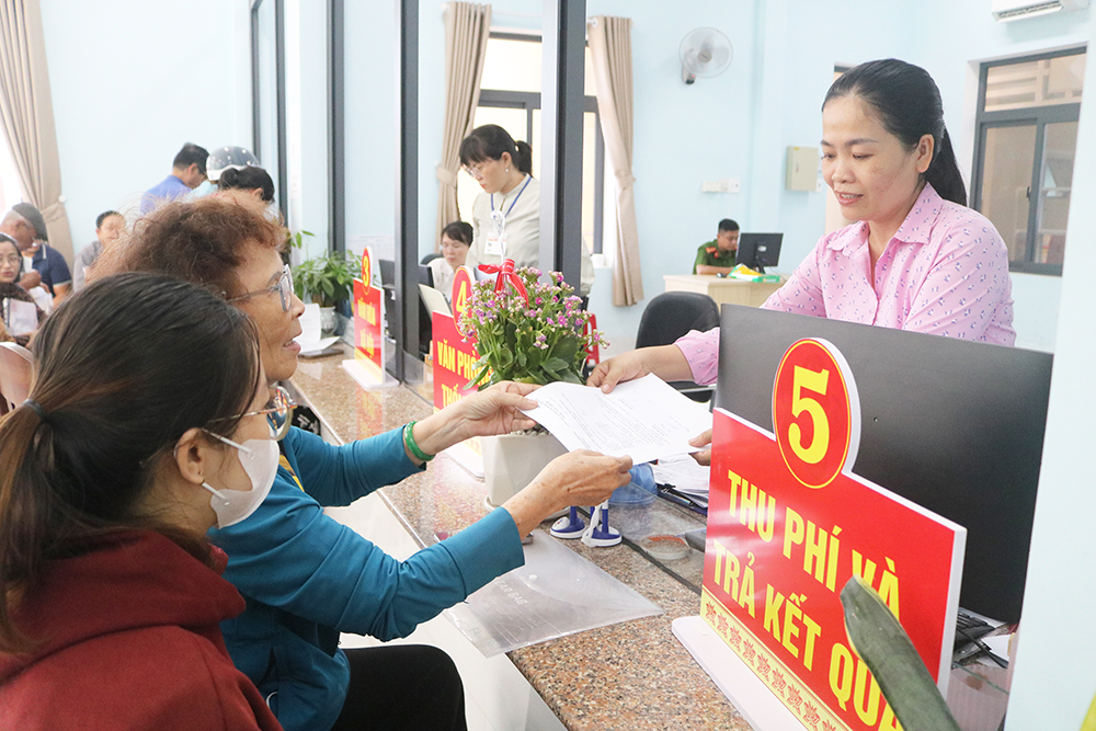 Gia Lai: Nếu để hồ sơ trễ hẹn, chủ tịch xã phải gửi thư xin lỗi - Ảnh 1.